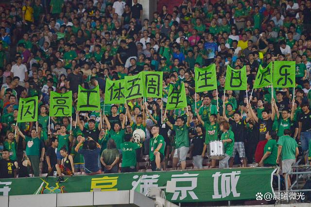 鹿岛鹿角中场大将伤愈复出，战摩洛哥瓦赫达阵容稳固(鹿岛鹿角迎战福冈黄蜂)