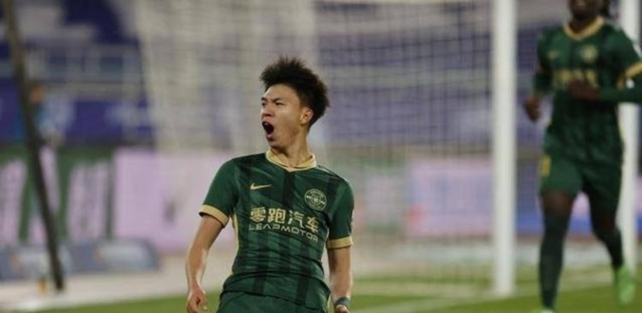 国足东亚杯遗珠上海海港2-1逆转深圳李新翔19岁连续3轮中超破门